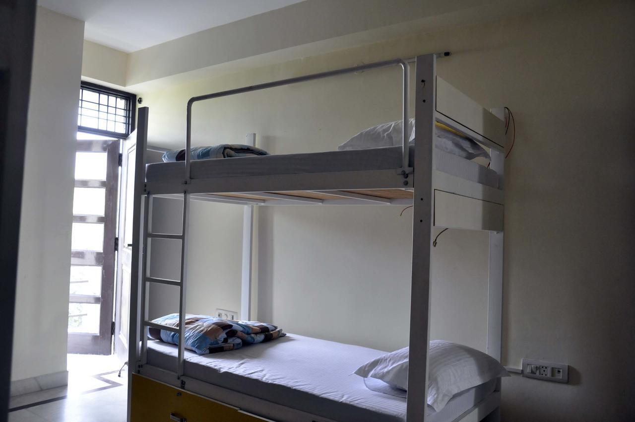 Friends Hostel Ню Делхи Екстериор снимка