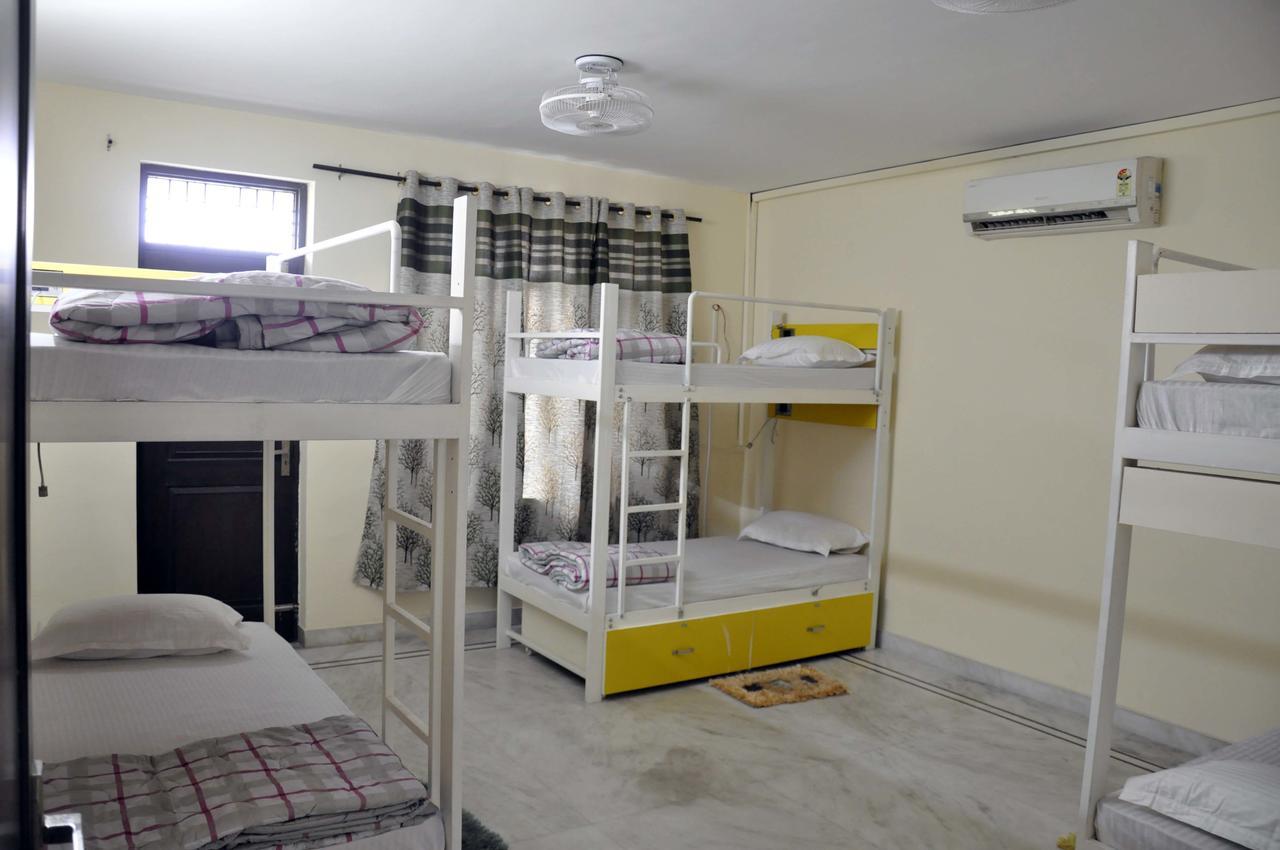 Friends Hostel Ню Делхи Екстериор снимка